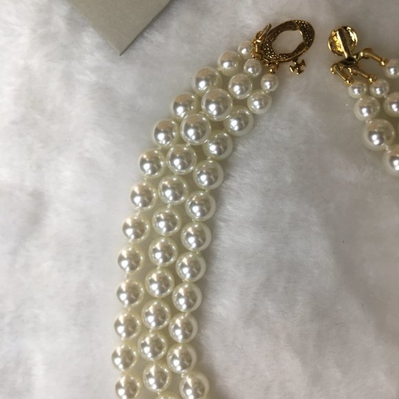 Vivienne Westwood Three Row Pearl Bas Relief Choker New - Picture 6 of 7